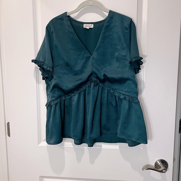Emma & Ella Teal Short Sleeve Top Size Large - Picture 1 of 12